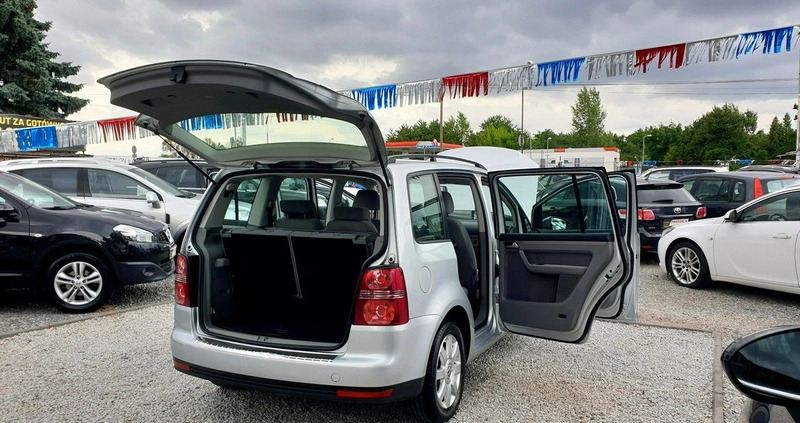 Volkswagen Touran cena 12900 przebieg: 274000, rok produkcji 2010 z Prudnik małe 529